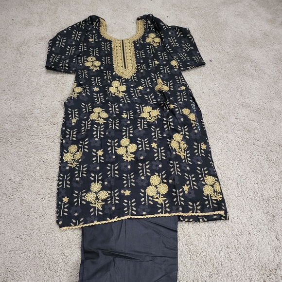 Salwaar Kameez - Picture 3 of 4